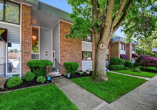 1st image of 2424 E Collier Ave Se, Grand Rapids, MI 49546 | MLS# 65026030815