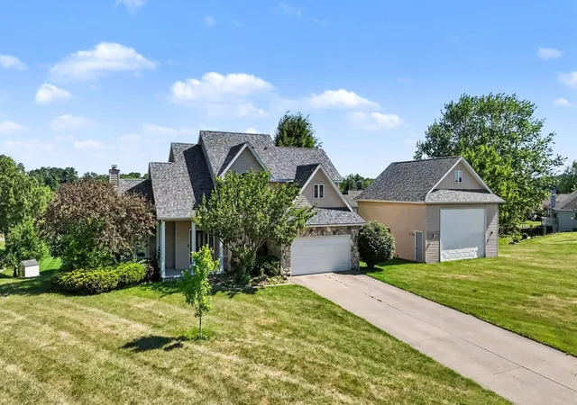 Photo 4 of Single family home for sale at 14 Blue Stone Ridge, Battle Creek, MI 49014 | MLS# 62026030817 | Listing updated on 2026-08-26