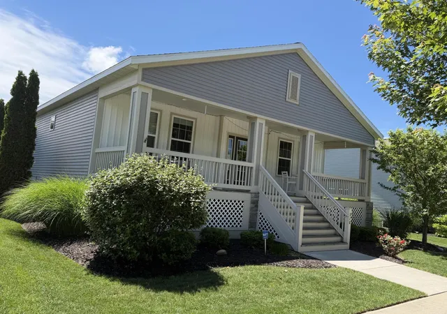 Photo 2 of Single family home for sale at 576 Brownstone St, Holland, MI 49423 | MLS# 66026030820 | Listing updated on 2026-09-02