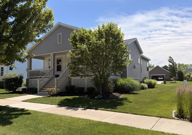Photo 3 of Single family home for sale at 576 Brownstone St, Holland, MI 49423 | MLS# 66026030820 | Listing updated on 2026-09-02