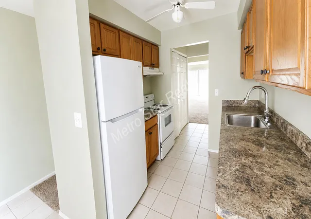 Listing Photo 5 - Condo for sale in building located at 31548 Orch Creek, Farmington Hills, MI 48334
