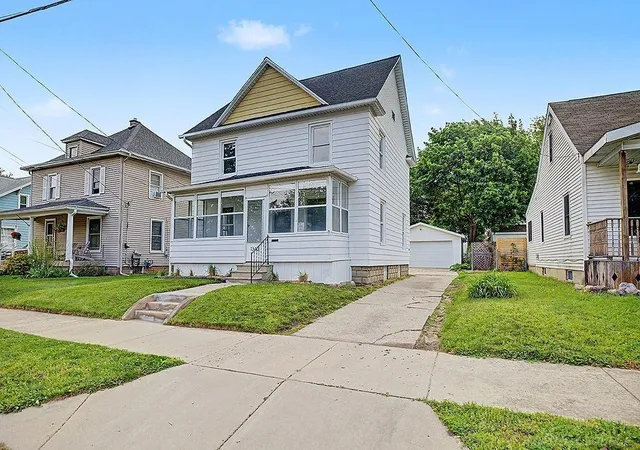 Photo 1 of Sale Pending at 1340 Columbia Ave, Grand Rapids, MI 49505 | MLS# 58050212173 | Listing updated on 2026-07-29