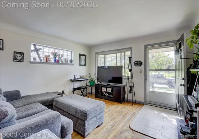 3rd image of 22626 Harmon St, Saint Clair Shores, MI 48080 | MLS# 20261046720