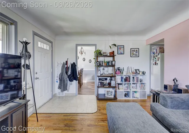 4th image of 22626 Harmon St, Saint Clair Shores, MI 48080 | MLS# 20261046720