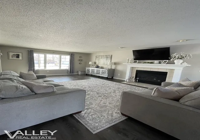 image of 2853 Churchhill Ln, Saginaw, MI 48603 | MLS# 61050212176