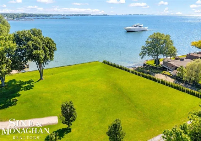 3rd image of 35190 Jeffers Ct, Harrison Township, MI 48045 | MLS# 58050212177