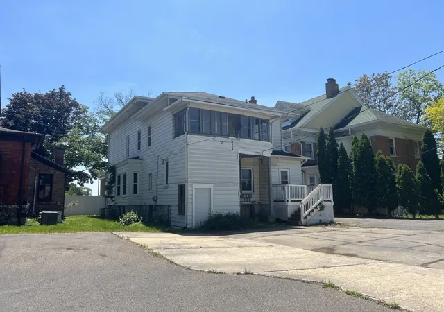 2nd image of 165 Capital Ave Ne, Battle Creek, MI 49017 | MLS# 62026030837