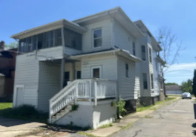 3rd image of 165 Capital Ave Ne, Battle Creek, MI 49017 | MLS# 62026030837