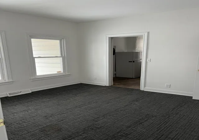 4th image of 165 Capital Ave Ne, Battle Creek, MI 49017 | MLS# 62026030837
