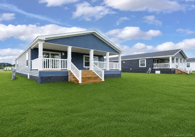 3rd image of 180 Riviera Dr, Oxford, MI 48371 | MLS# 58050212178