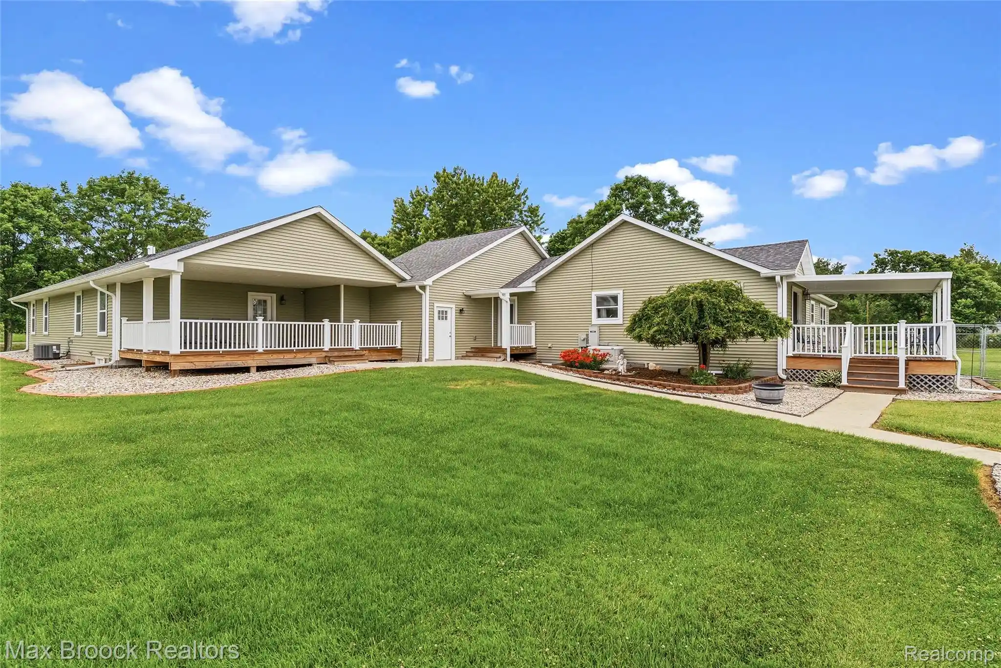 Photo 1 of Single family home for sale at 2566 N 5 Mile Rd, Midland, MI 48642 | MLS# 20261046729 | Listing updated on 2026-09-15