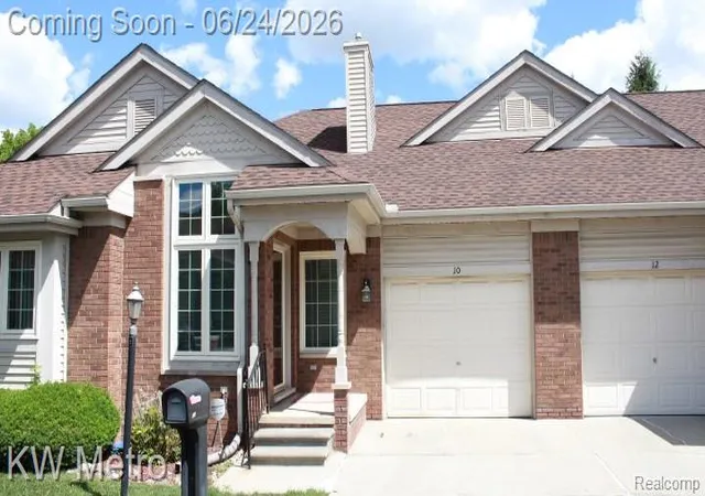 Photo 1 of Sale Pending at 10 Canfield Cir #5, Dearborn Heights, MI 48127 | MLS# 20261046742 | Listing updated on 2026-07-29
