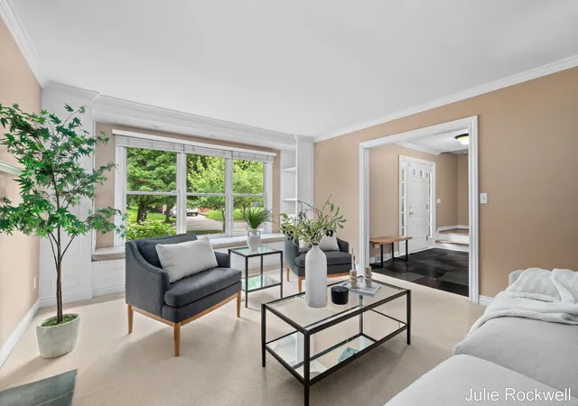 Photo 2 of Single family home for sale at 1433 Sherwood Ave SE, Grand Rapids, MI 49506 | MLS# 65026030854 | Listing updated on 2026-09-11