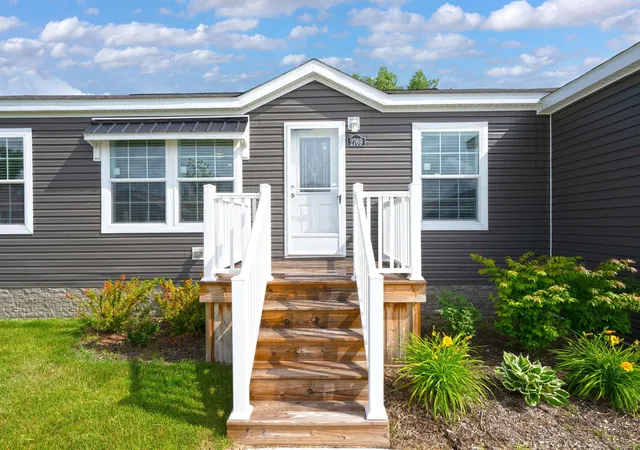Photo 3 of Single family home for sale at 2769 Naples Ct, Lapeer Township Lapeer, MI 48446 | MLS# 58050212189 | Listing updated on 2026-07-21