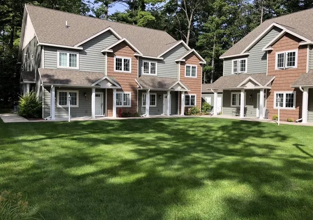 Photo 2 of Condo for sale at 429 Munson Pl, Traverse City, MI 49686 | MLS# 78080070021 | Listing updated on 2026-07-16