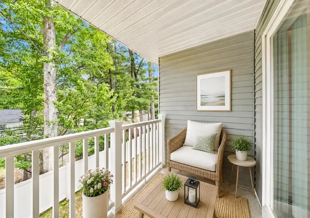 Listing Photo 4 - Condo for sale in building located at 429 Munson Pl, Traverse City, MI 49686