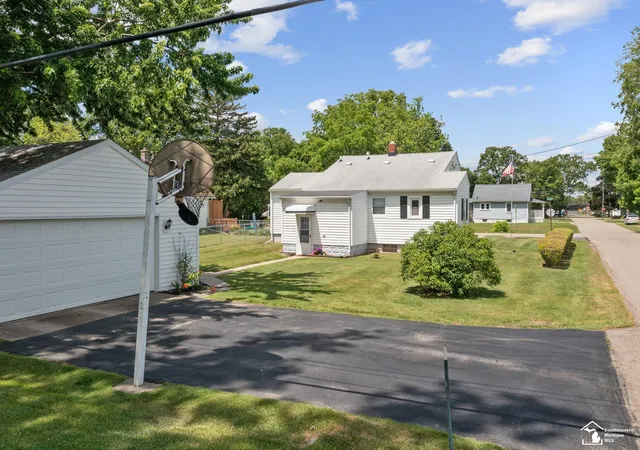 Homes for sale in Monroe Charter Township Monroe, MI | 1011 Rambow Dr, Monroe Charter Township Monroe, MI 48161 | MLS# 57050212192