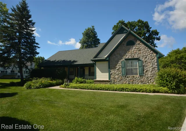 1st image of 2140 W View Ct, Lake Orion, MI 48360 | MLS# 20261046785