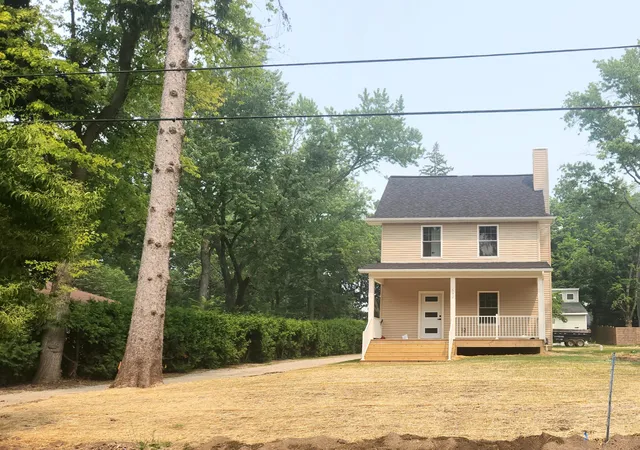 1st image of 592 Kuehnle Ave, Ann Arbor, MI 48103 | MLS# 81026030867