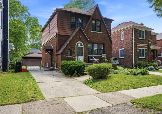 Photo 2 of Single family home for sale at 461 Manor St, Grosse Pointe Farms, MI 48236 | MLS# 20261046796 | Listing updated on 2026-09-15