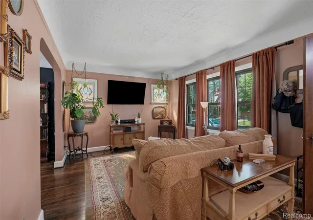 Photo 4 of Single family home for sale at 461 Manor St, Grosse Pointe Farms, MI 48236 | MLS# 20261046796 | Listing updated on 2026-09-15