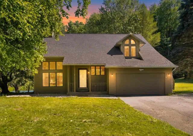 Homes for sale in Oshtemo Charter Township Kalamazoo, MI | 6463 W H Ave, Oshtemo Charter Township Kalamazoo, MI 49009 | MLS# 65026030881