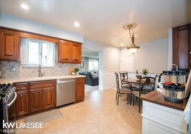 Photo 2 of Single family home for sale at 18530 Bittersweet St, Fraser, MI 48026 | MLS# 58050212201 | Listing updated on 2026-06-21