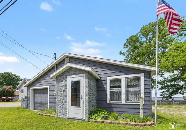 2nd image of 5358 W Houghton Lake Dr, Unknown Out Of State, MI 48629 | MLS# 57050212204
