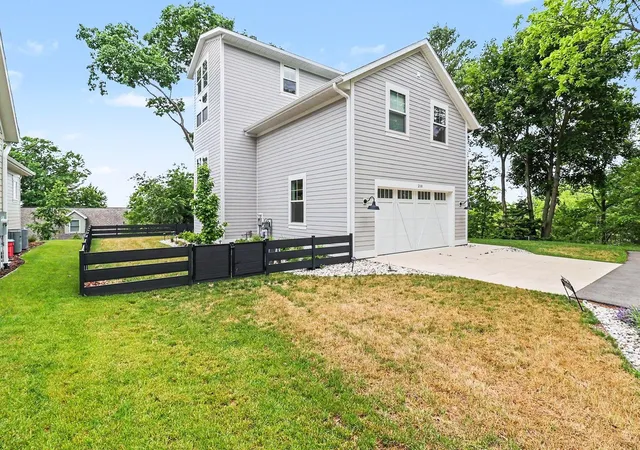 1st image of 258 W Lowell St, Pentwater, MI 49449 | MLS# 67026030889