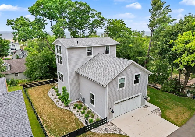 2nd image of 258 W Lowell St, Pentwater, MI 49449 | MLS# 67026030889