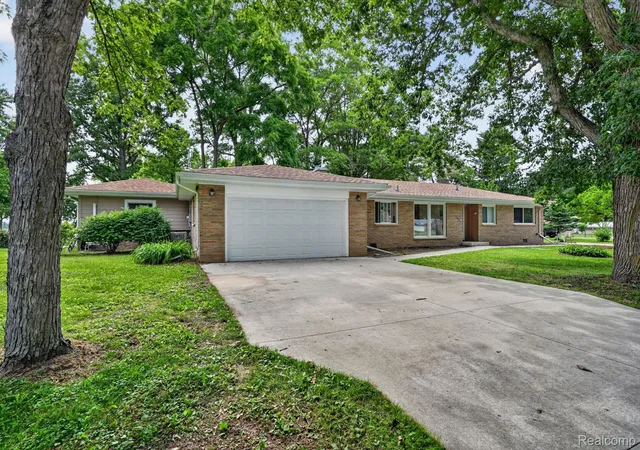 Photo 2 of Single family home for sale at 4877 Orchard Ln, Owosso, MI 48867 | MLS# 20261046830 | Listing updated on 2026-08-28