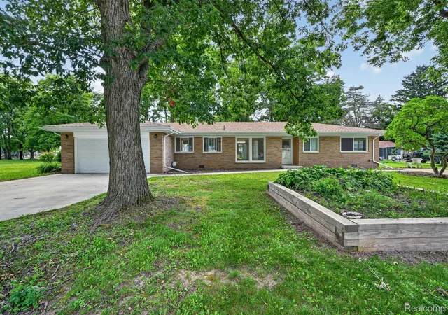 Photo 3 of Single family home for sale at 4877 Orchard Ln, Owosso, MI 48867 | MLS# 20261046830 | Listing updated on 2026-08-28