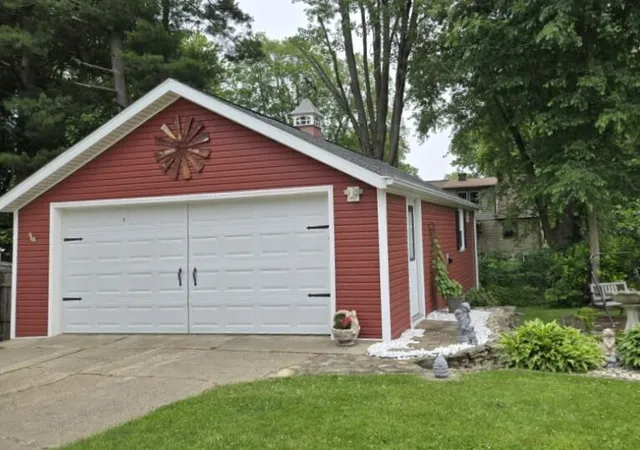 Homes for sale in Kalamazoo Charter Township Kalamazoo, MI | 1002 Coolidge Ave, Kalamazoo Charter Township Kalamazoo, MI 49006 | MLS# 66026030895