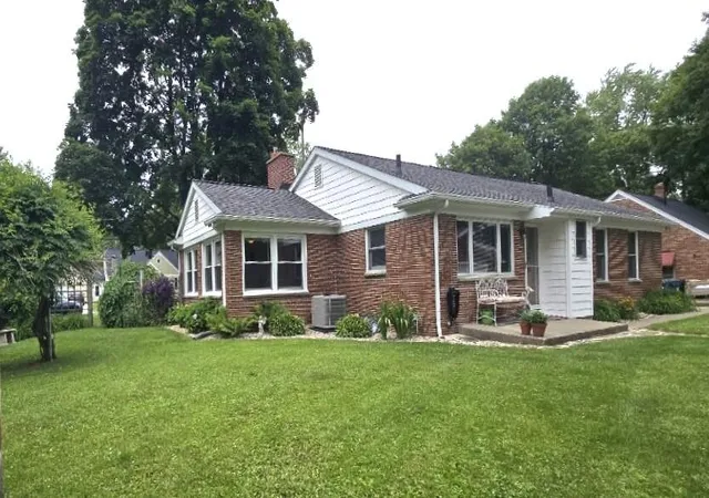 Homes for sale in Kalamazoo Charter Township Kalamazoo, MI | 1002 Coolidge Ave, Kalamazoo Charter Township Kalamazoo, MI 49006 | MLS# 66026030895
