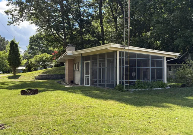 Homes for sale in Cambria Township Hillsdale, MI | 3454 George Dr, Cambria Township Hillsdale, MI 49242 | MLS# 53026030897