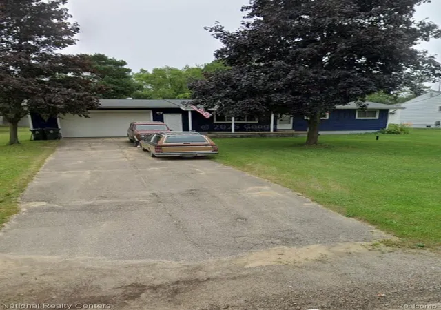 Photo 3 of Single family home for sale at 4825 Huston Dr, Lake Orion, MI 48359 | MLS# 20261046853 | Listing updated on 2026-06-22