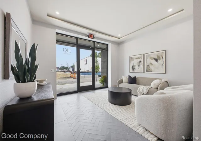 Photo 3 of Condo for sale at 110 Austin Ave #303, Royal Oak, MI 48067 | MLS# 20261046857 | Listing updated on 2026-10-31