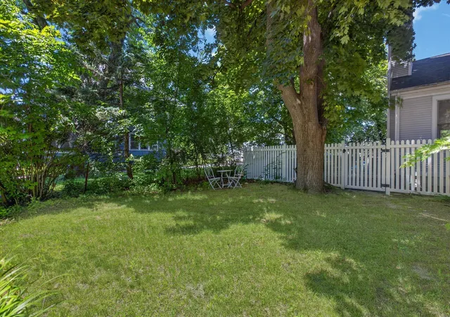 60th image of 831 Wisconsin Ave, Saint Joseph, MI 49085 | MLS# 69026030900