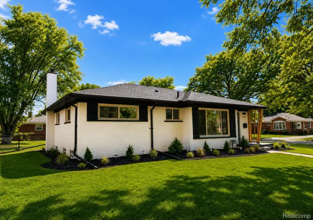Photo 1 of Sale Pending at 13941 Pearson St, Oak Park, MI 48237 | MLS# 20261046874 | Listing updated on 2026-08-17