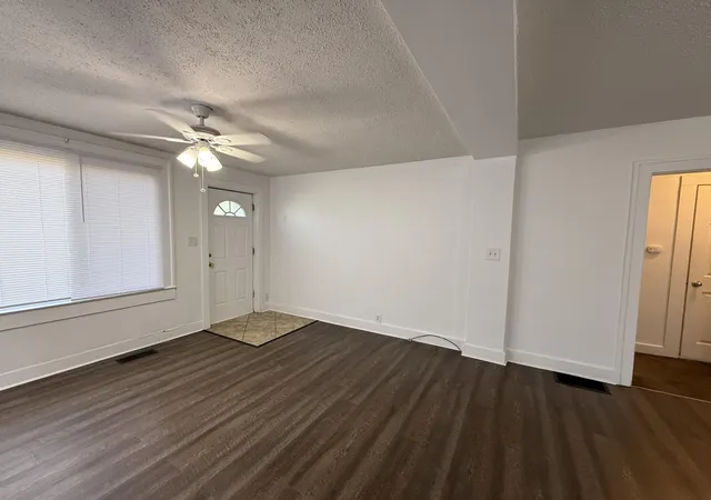 Photo 4 of Single family home for sale at 427 Glenwood Ave, Ypsilanti, MI 48198 | MLS# 81026030917 | Listing updated on 2026-06-22