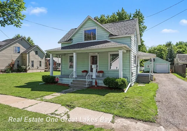 Photo 2 of Single family home for sale at 3236 Elm St, Saginaw, MI 48604 | MLS# 61050212236 | Listing updated on 2026-06-22