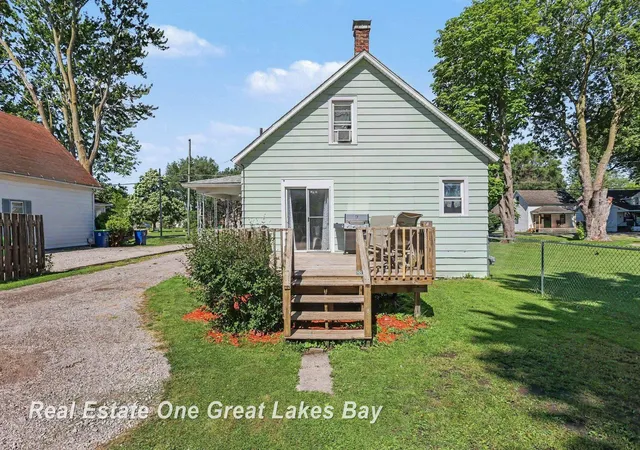 Photo 3 of Single family home for sale at 3236 Elm St, Saginaw, MI 48604 | MLS# 61050212236 | Listing updated on 2026-06-22