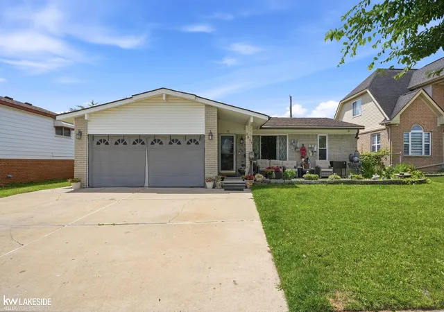 Photo 1 of Single family home for sale at 3824 Dawson Dr, Warren, MI 48092 | MLS# 58050212237 | Listing updated on 2026-08-28