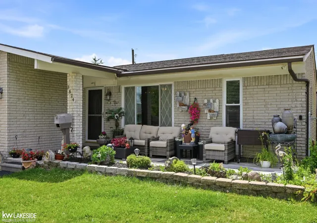 Photo 3 of Single family home for sale at 3824 Dawson Dr, Warren, MI 48092 | MLS# 58050212237 | Listing updated on 2026-08-28