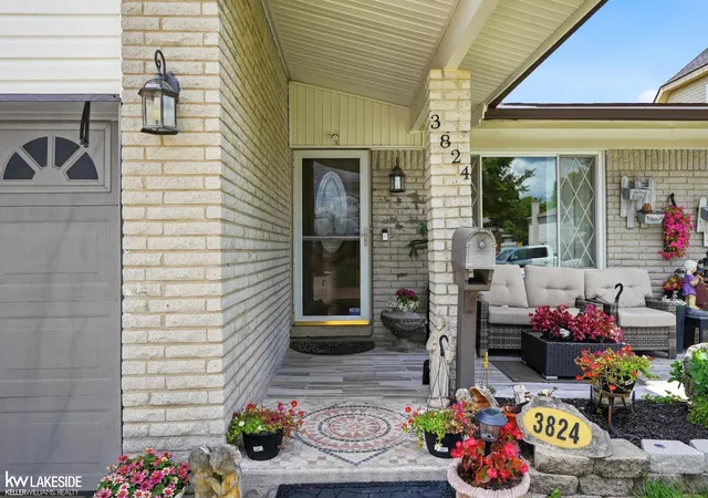 Photo 4 of Single family home for sale at 3824 Dawson Dr, Warren, MI 48092 | MLS# 58050212237 | Listing updated on 2026-08-28