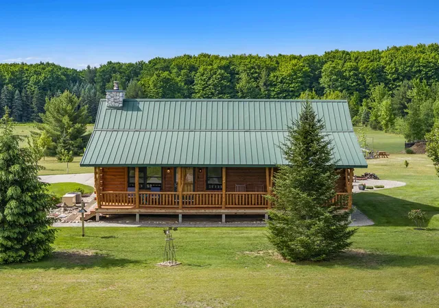 4th image of 347 Sw Boardman Rd, South Boardman, MI 49680 | MLS# 78080070031
