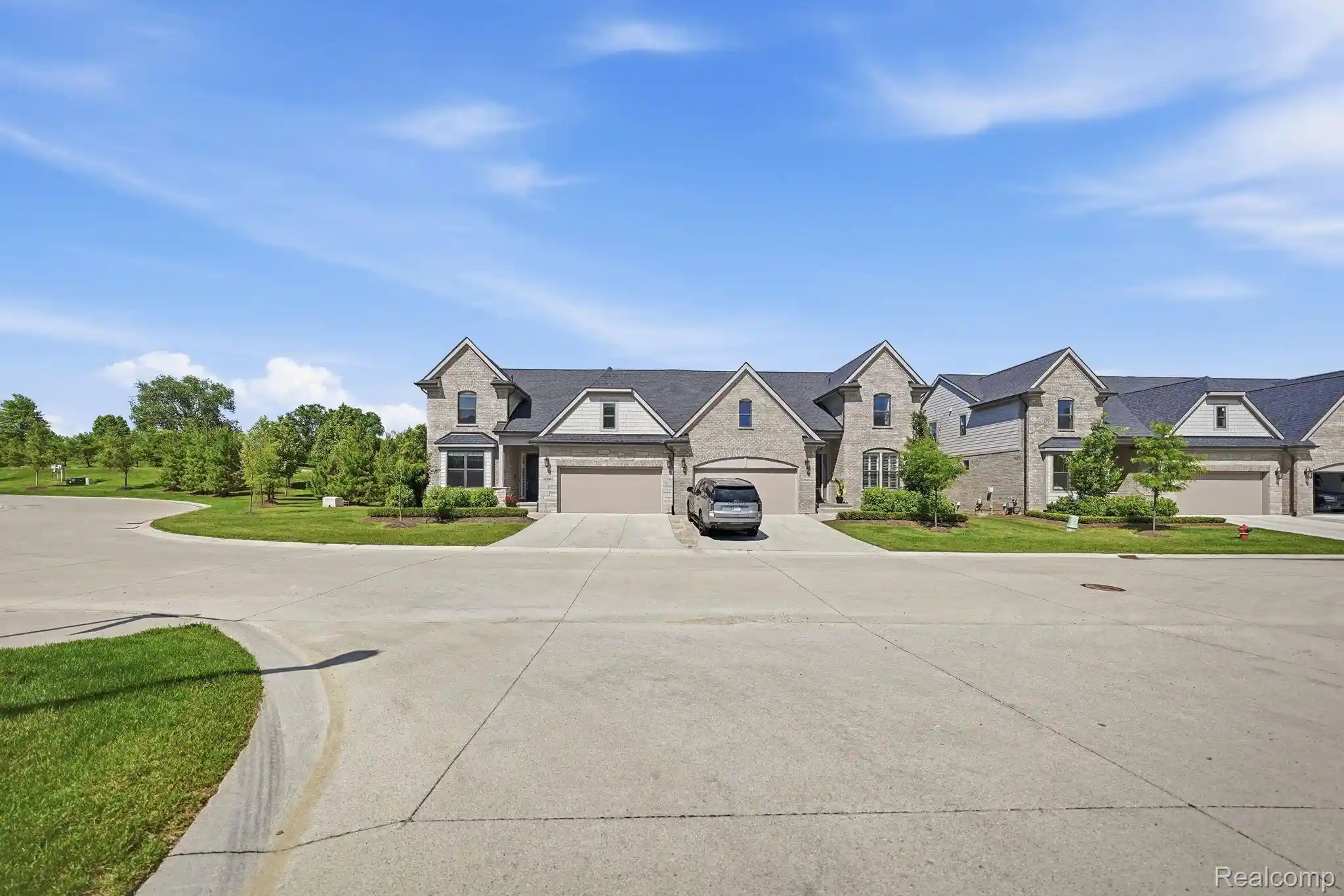 Listing Photo 2 - Condo for sale in 3898 Albatross Ct located at 3898 Albatross Ct, Rochester, MI 48309 - Unit 3898 Albatross Ct