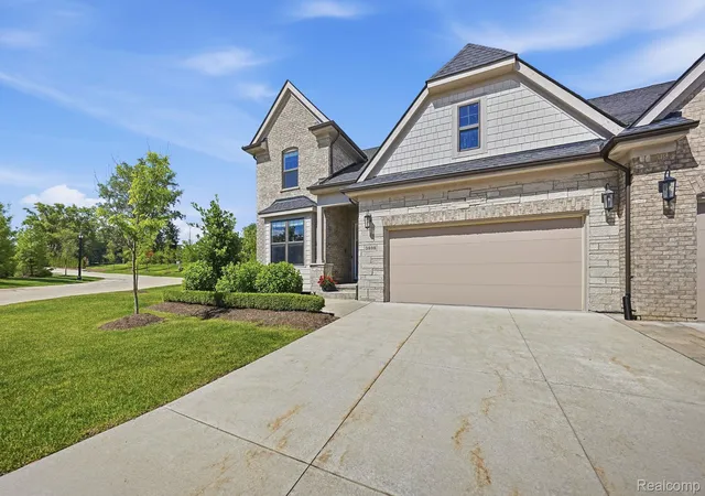 Photo 4 of Condo for sale at 3898 Albatross Ct, Rochester, MI 48309 | MLS# 20261046906 | Listing updated on 2026-10-04