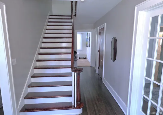 Photo 3 of Single family home for sale at 205 E Iroquois Rd, Pontiac, MI 48341 | MLS# 20261046959 | Listing updated on 2026-09-04