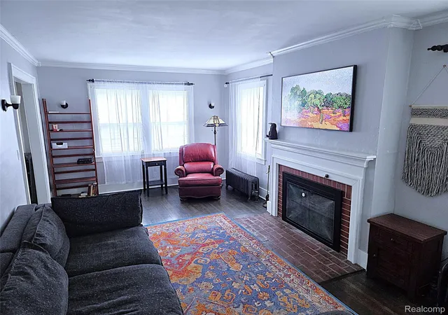 Photo 4 of Single family home for sale at 205 E Iroquois Rd, Pontiac, MI 48341 | MLS# 20261046959 | Listing updated on 2026-09-04